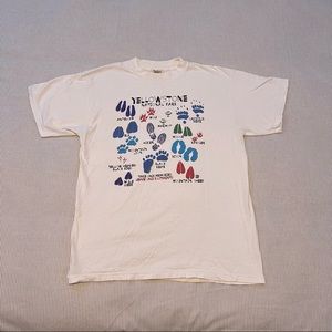 Yellowstone National Park Footprints T-Shirt Size L